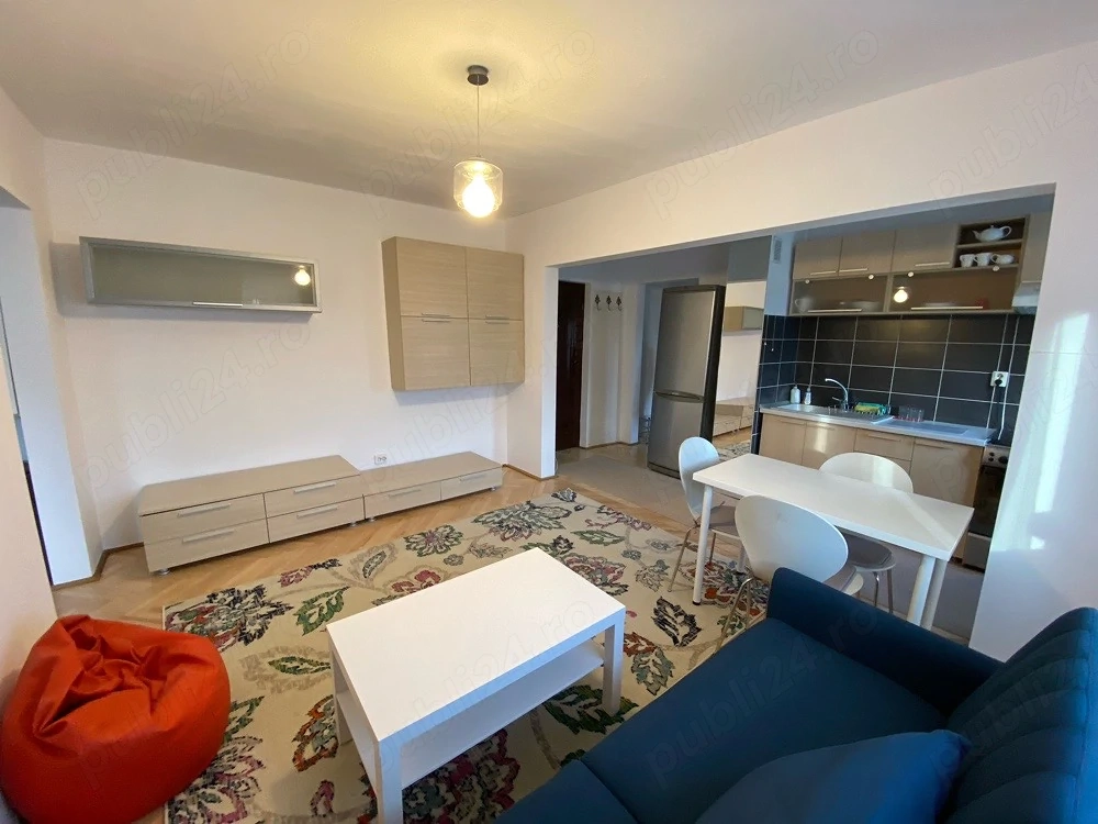 Inchiriez apartament 3 camere