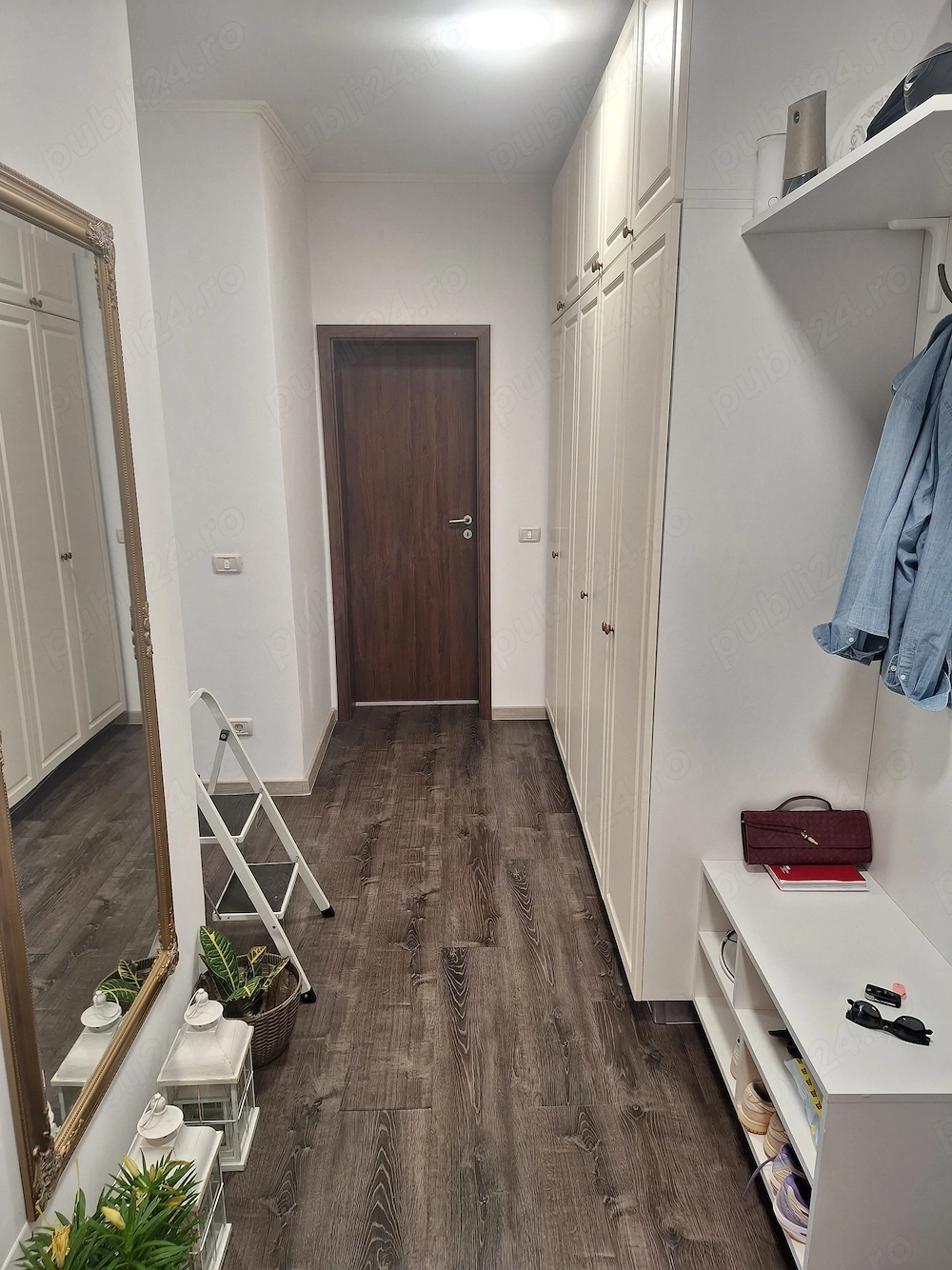 Apartament 3 camere, 70 mp utili, decomandat, 2 bai mari, 3 terase 10 mp, loc de parcare, centrala