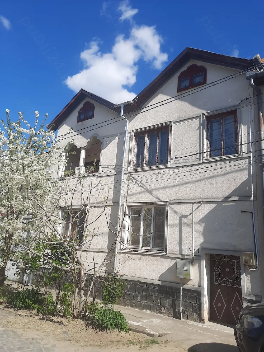 Vând urgent casă cu etaj