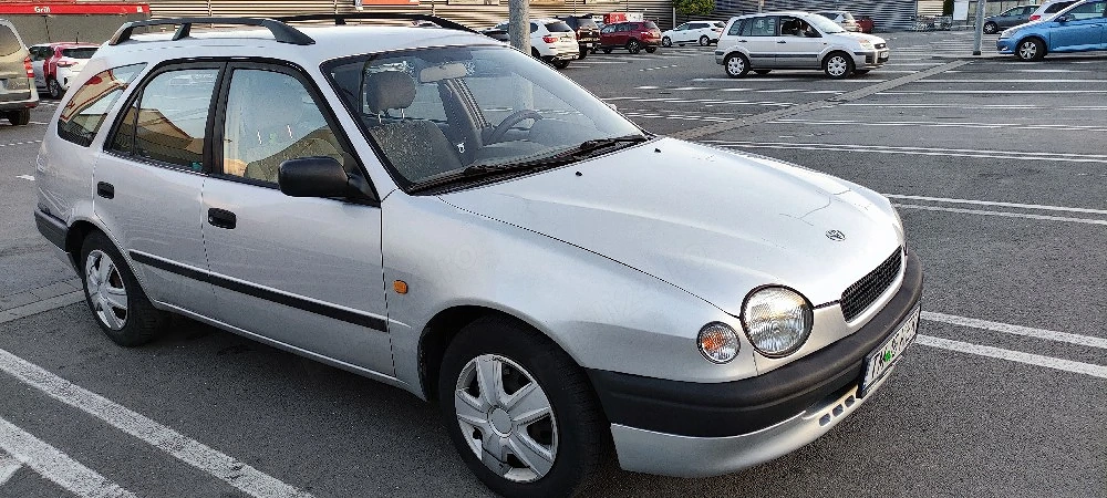 Toyota corolla 1,3 benzin retro mobil