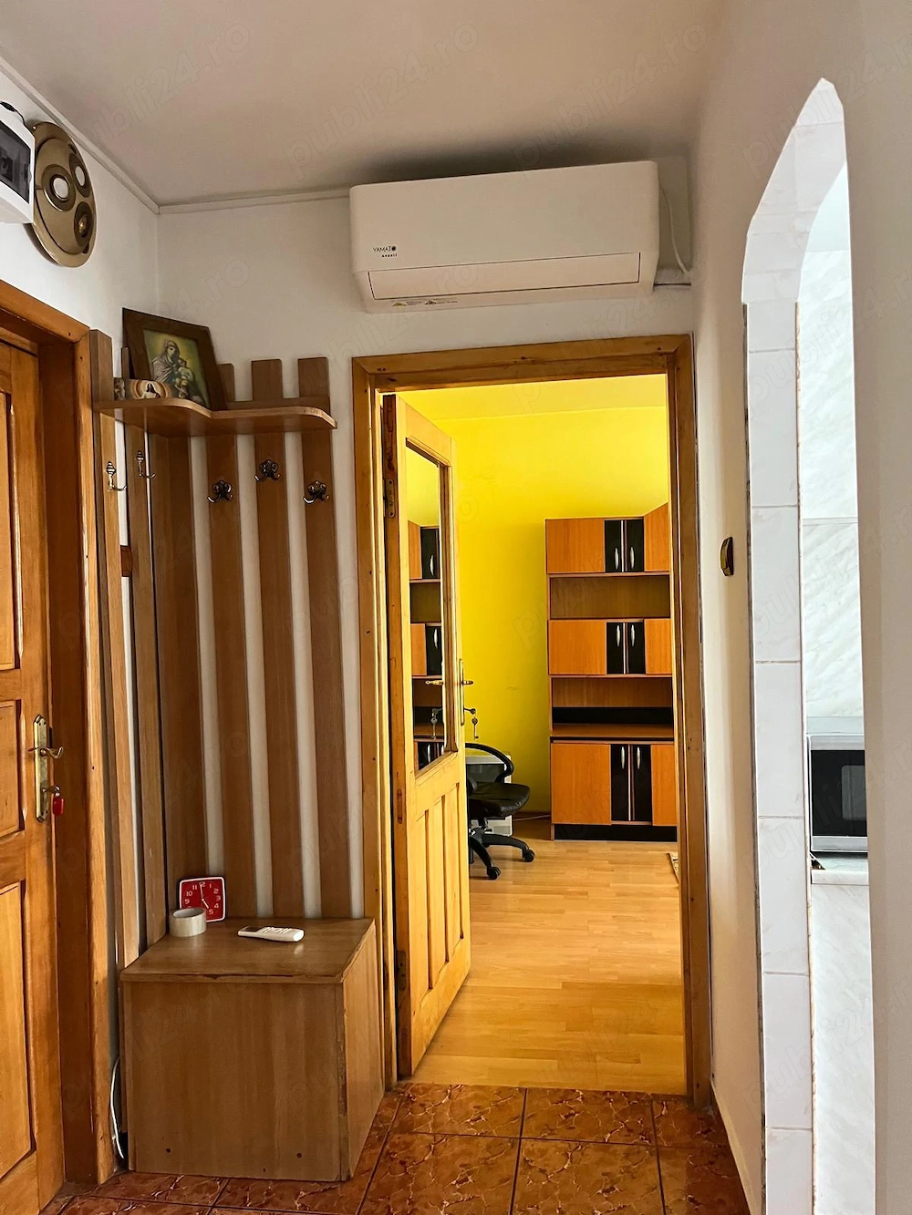 Închiriez apartament 