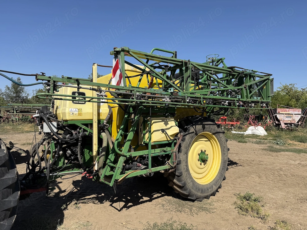 Sprayer   masina  instalatie de erbicidat   Met John Deere 638 - 3800 L - 24 m - an 2000