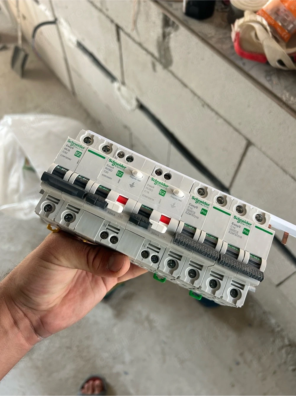 Electrician calificat 