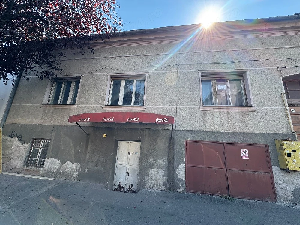 vand casa in zona f buna (ultrcentrala)