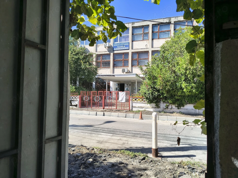 Vand casa cu teren, Piata Chiliei, Constanta, deschidere la doua strazi!