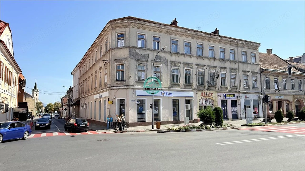 Vand spatiu comercial in Reghin ultracentral cu suprafata utila 1863 mp