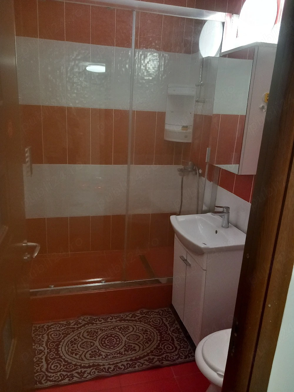 inchiriez apartament 2 camere Pitesti
