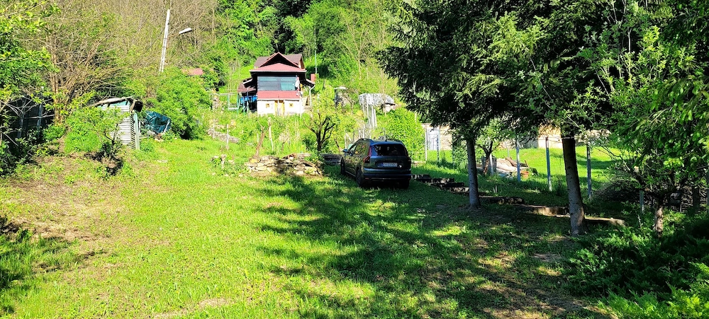 Teren si casa de vanzare