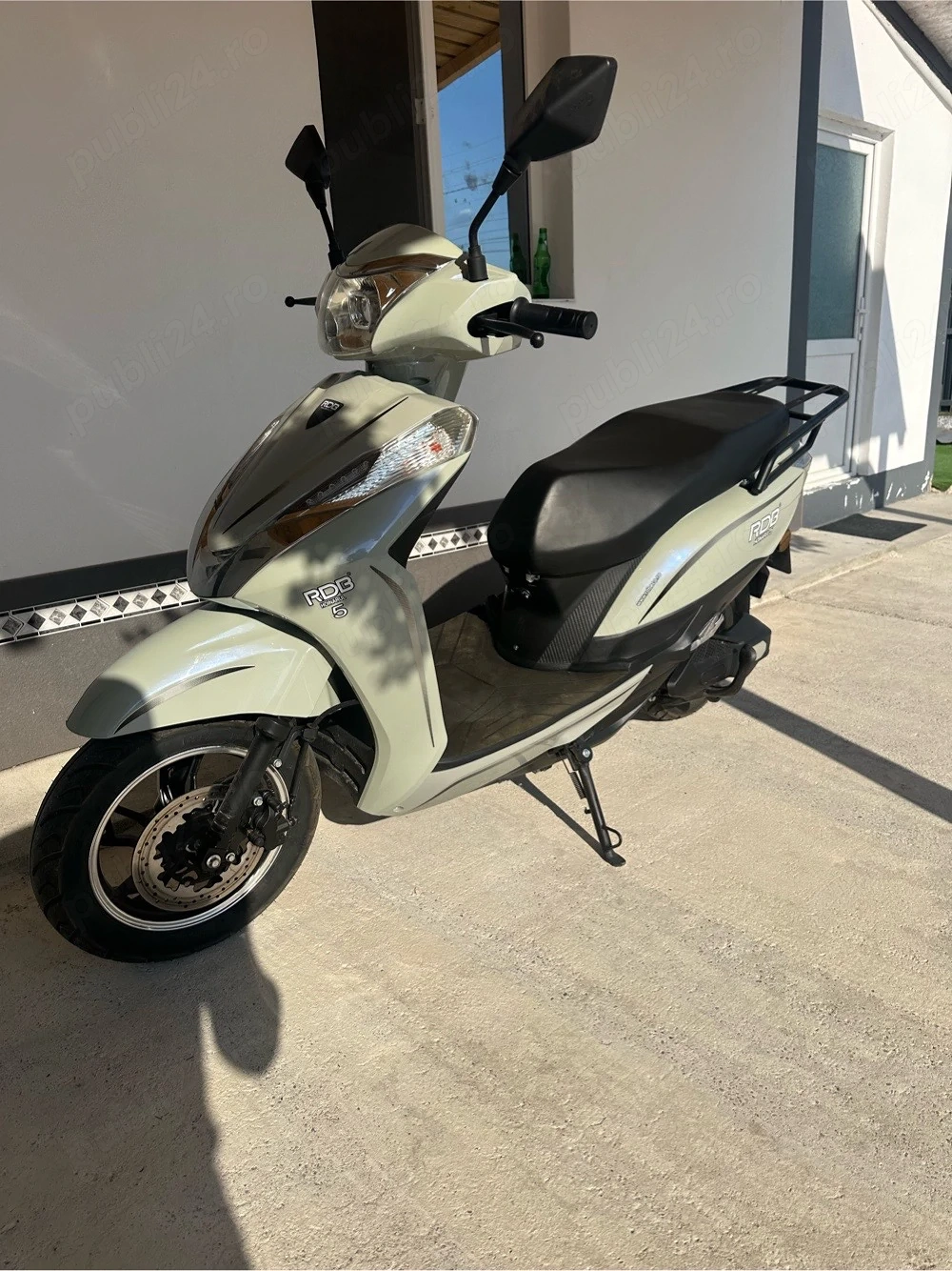 vand scuter electric 