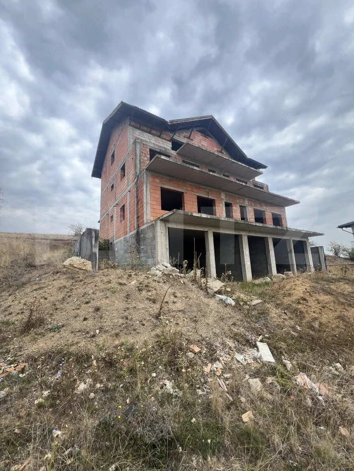 Casă de vânzare în Sâncraiu de Mureș – 6 apartamente, ideală pentru investiție