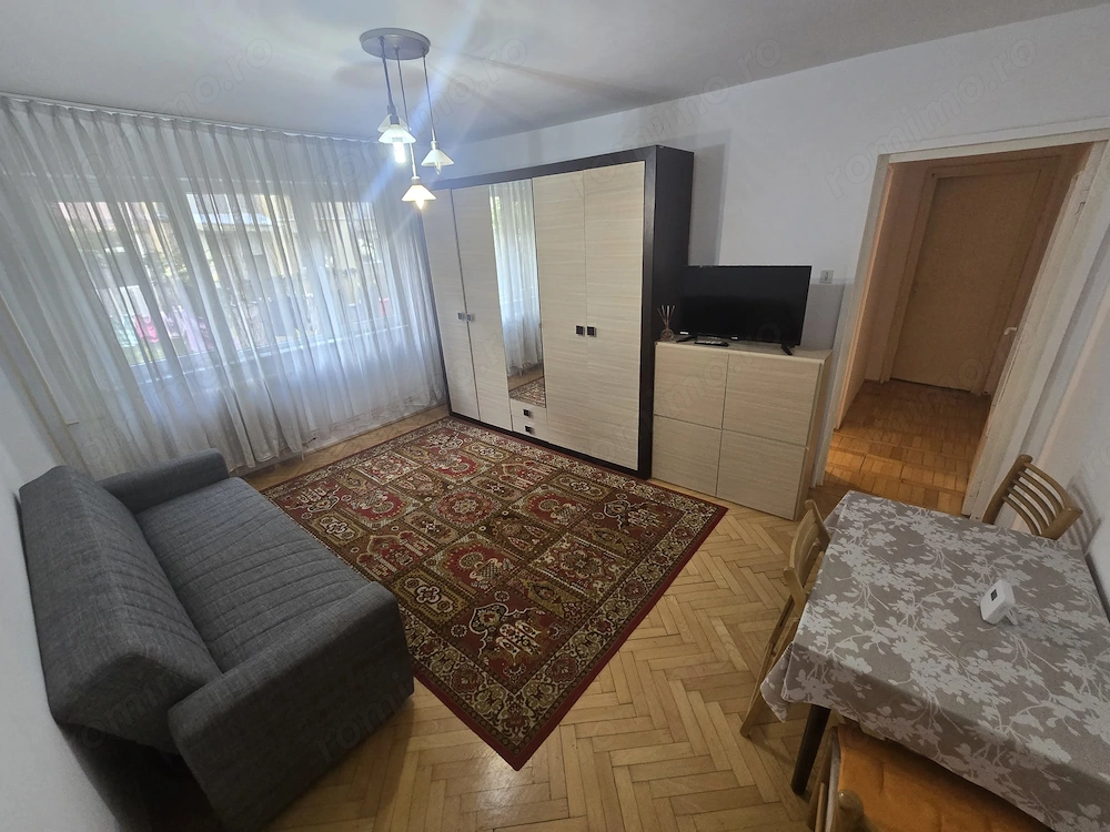Langa Spitalul Judetean. Centrala termica proprie. Mobilat si utilat.