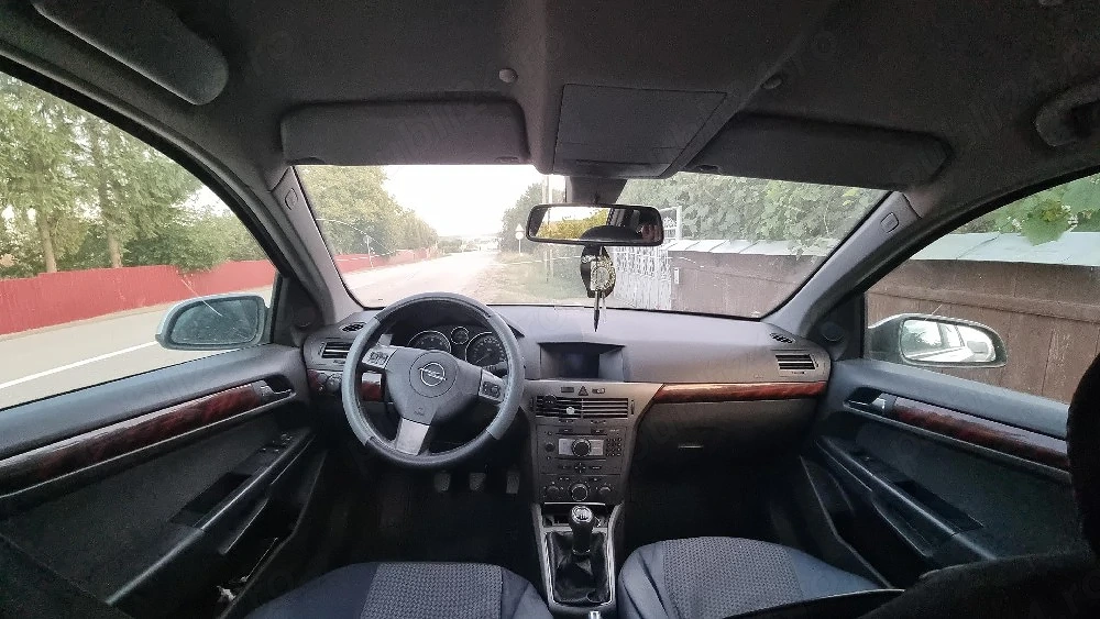 Dezmebrez opel astra h 
