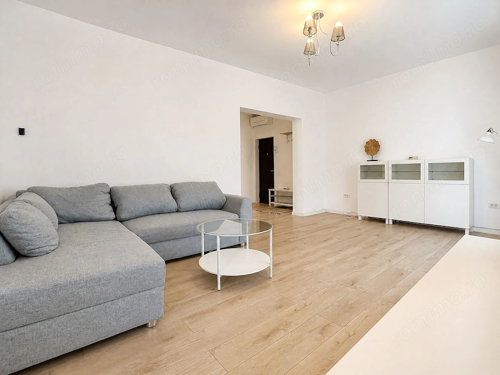 Apartament spatios 3 camere, garaj si boxa, zona de case – Complex Studentesc