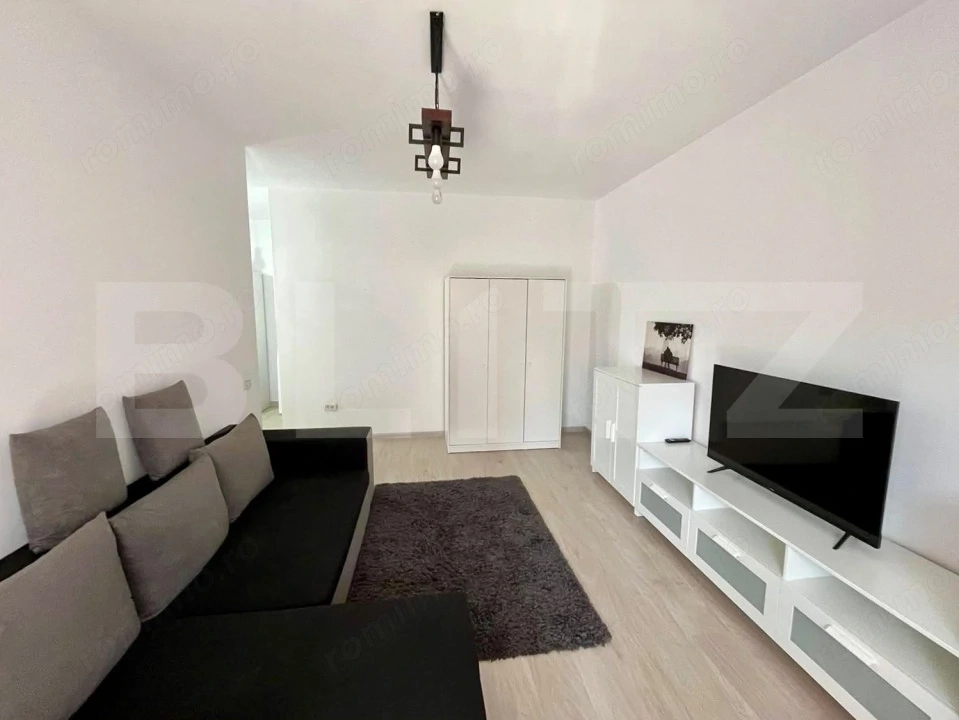 Garsoniera, 37 mp + balcon, zona Sanpetru
