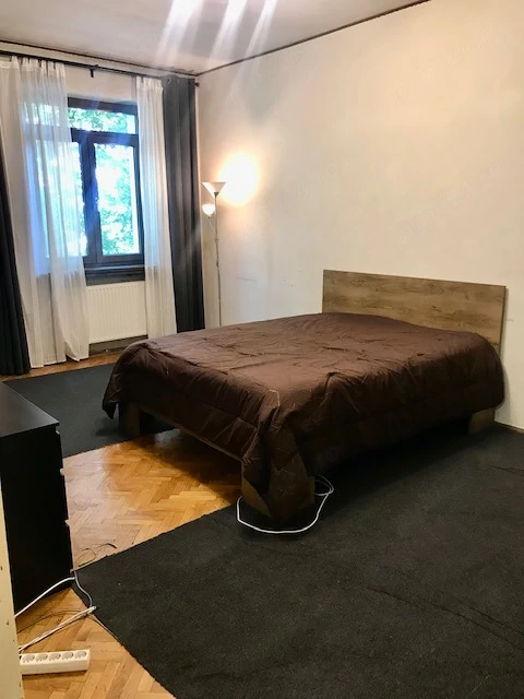 Proprietar, închiriez apartament 2 camere, VIZAVI de parc si statia de metrou Brancoveanu