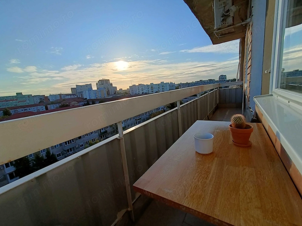 Inchiriez apartament 4 camere, 83 mp   Zona Dacia, vedere panoramică