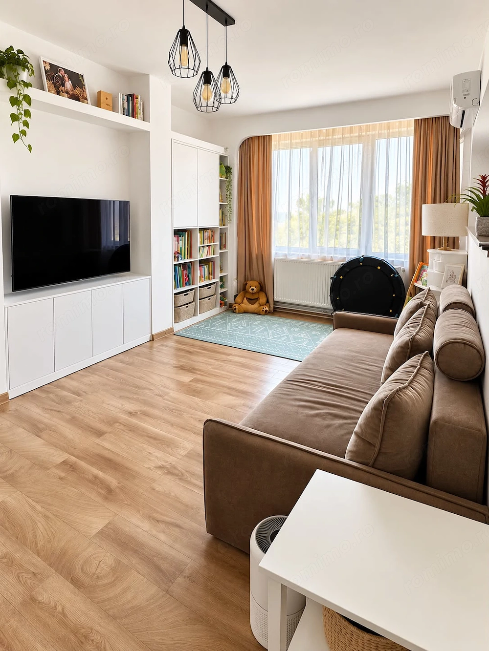 Proprietar vând apartament 4 camere, 84 mp, decomandat, zonă centrală Gh. Lazar