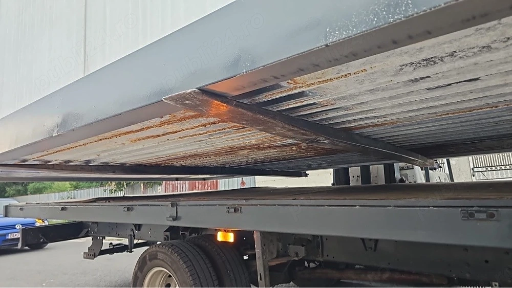 Container 