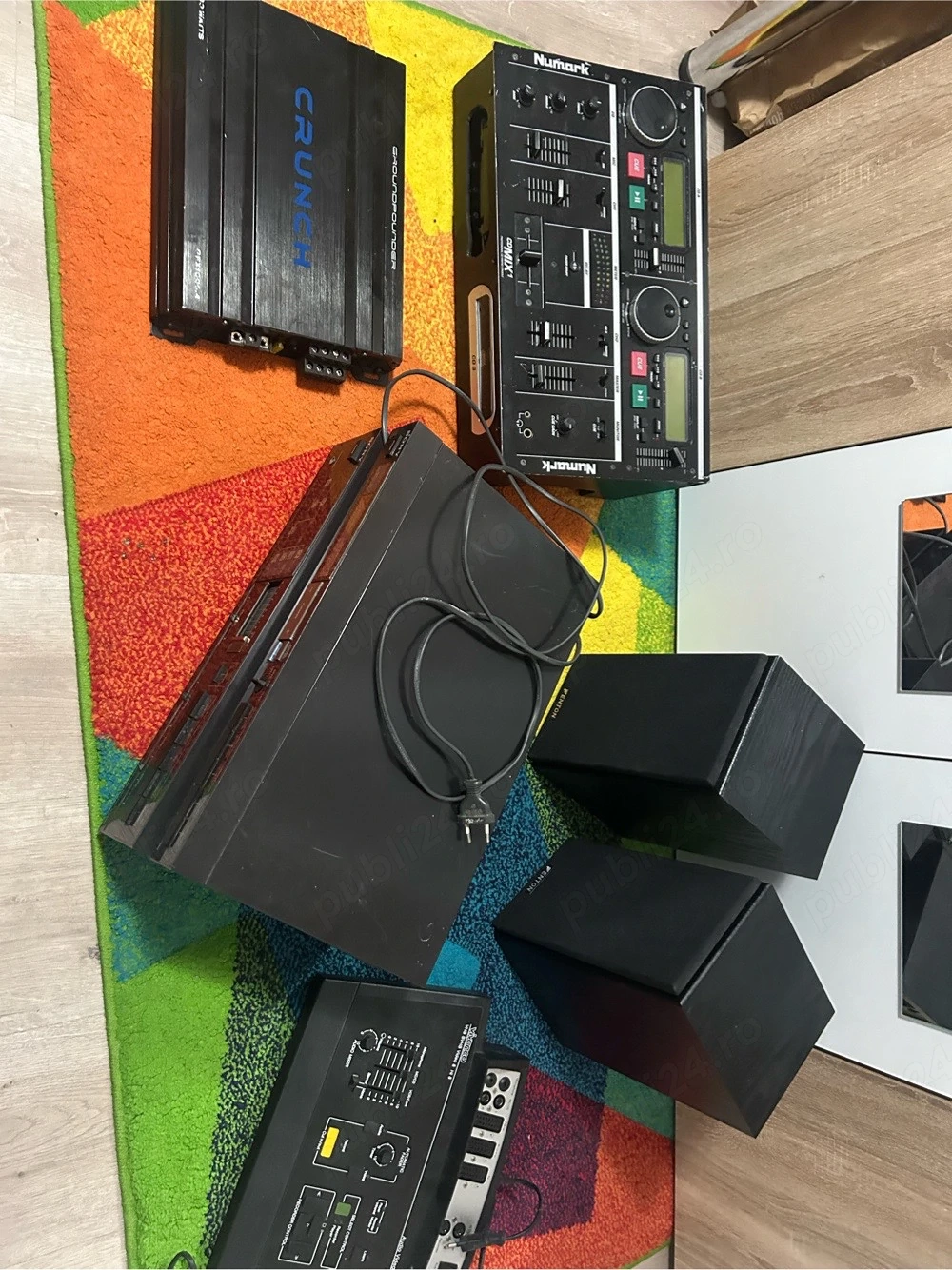 Set audio. 