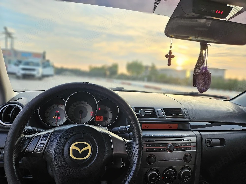 vând Mazda 3 Hatchback an 2008 