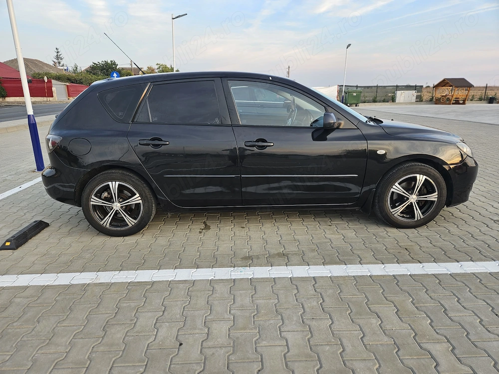 Vând mazda 3