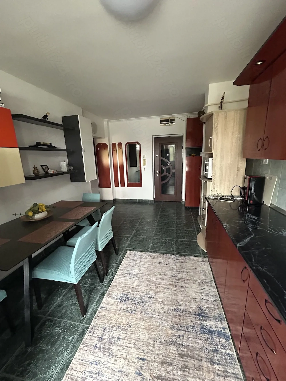 Chirie apartament 2 camere ,vizavi de parcarea de la Tei ,Carpati II Satu Mare