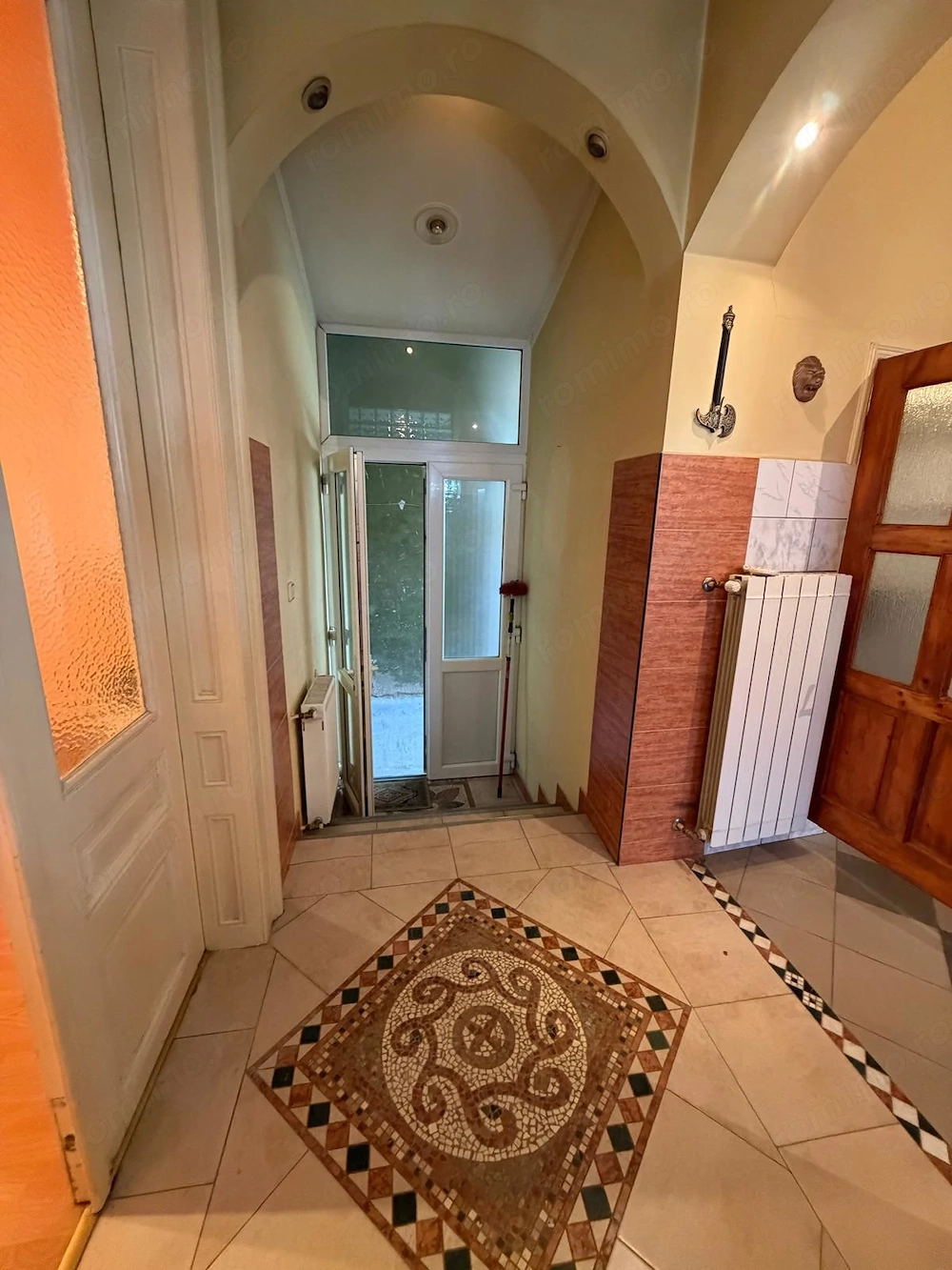 Apartament la casa ultracentral pe str. Eminescu