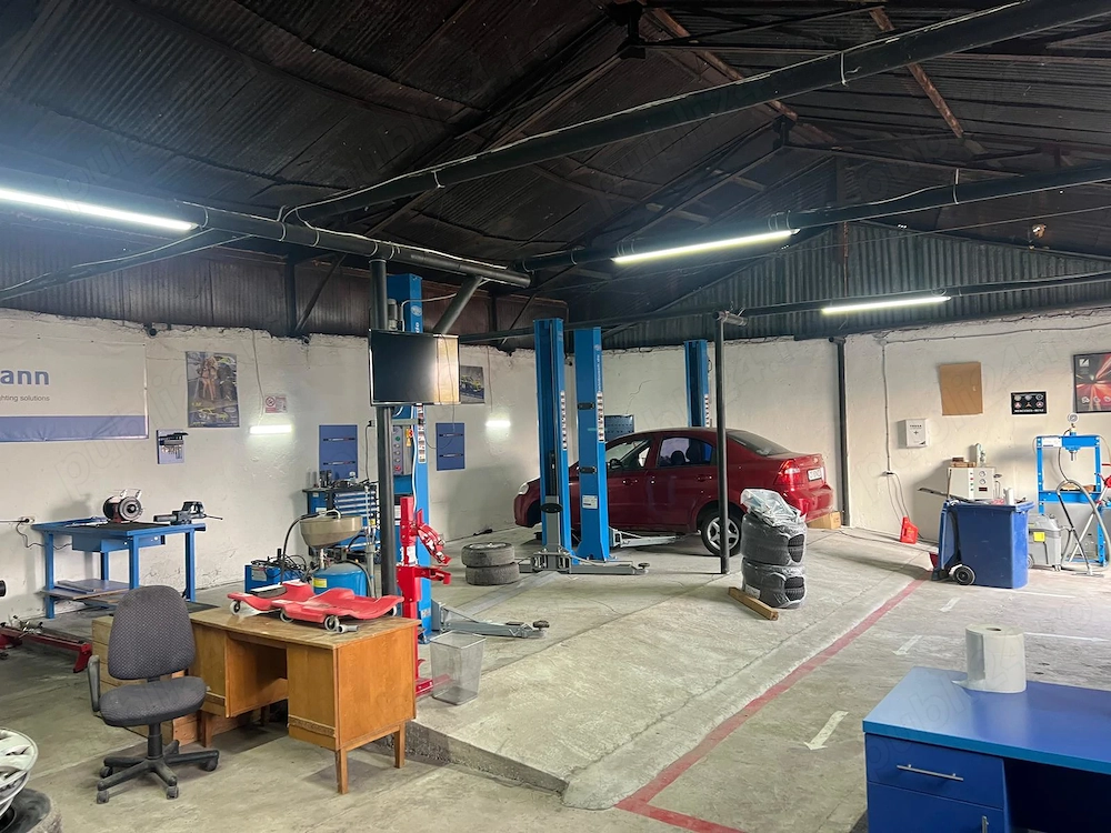 De vânzare – service auto complet echipat, omologat rar