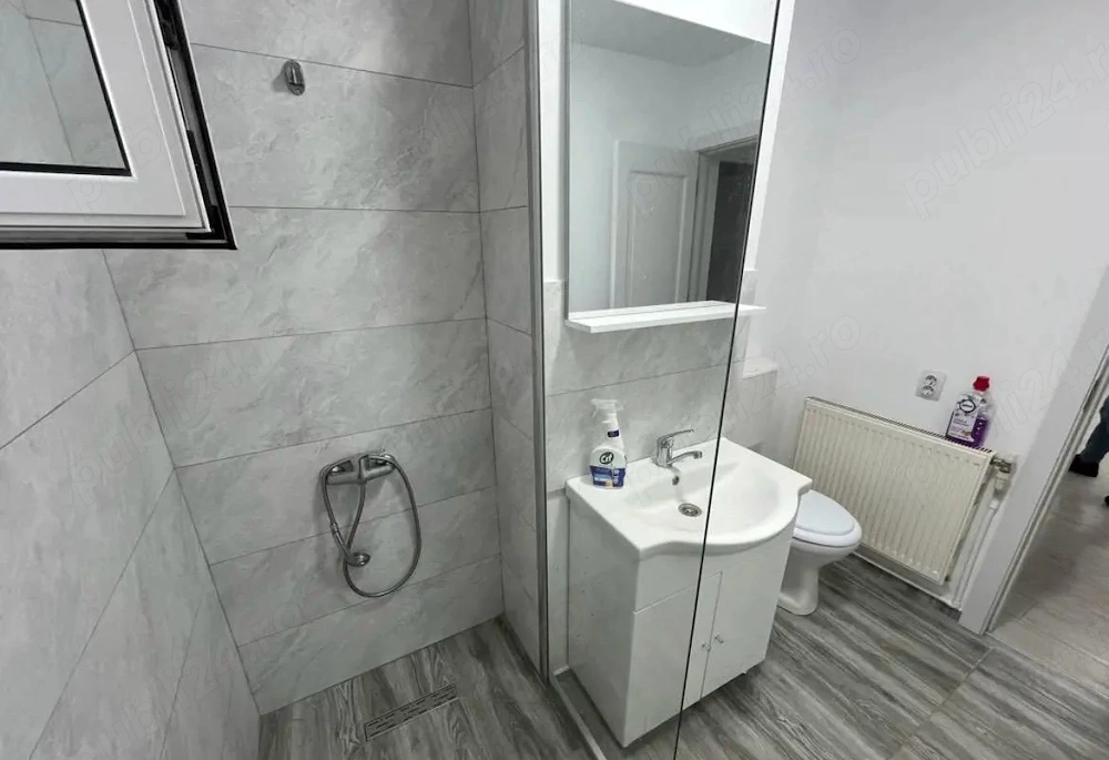 vand apartament 2 camere cofort 1 zona traianvuia.vizavi de scola 15