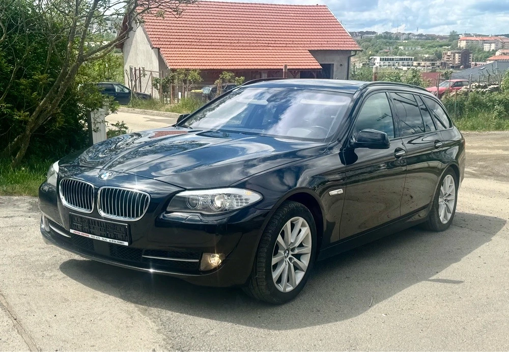 BMW Seria 5 525 xd (2.0 218 cp) 4 butoane Distronic+ Camere 360' Ventilatie Soft close