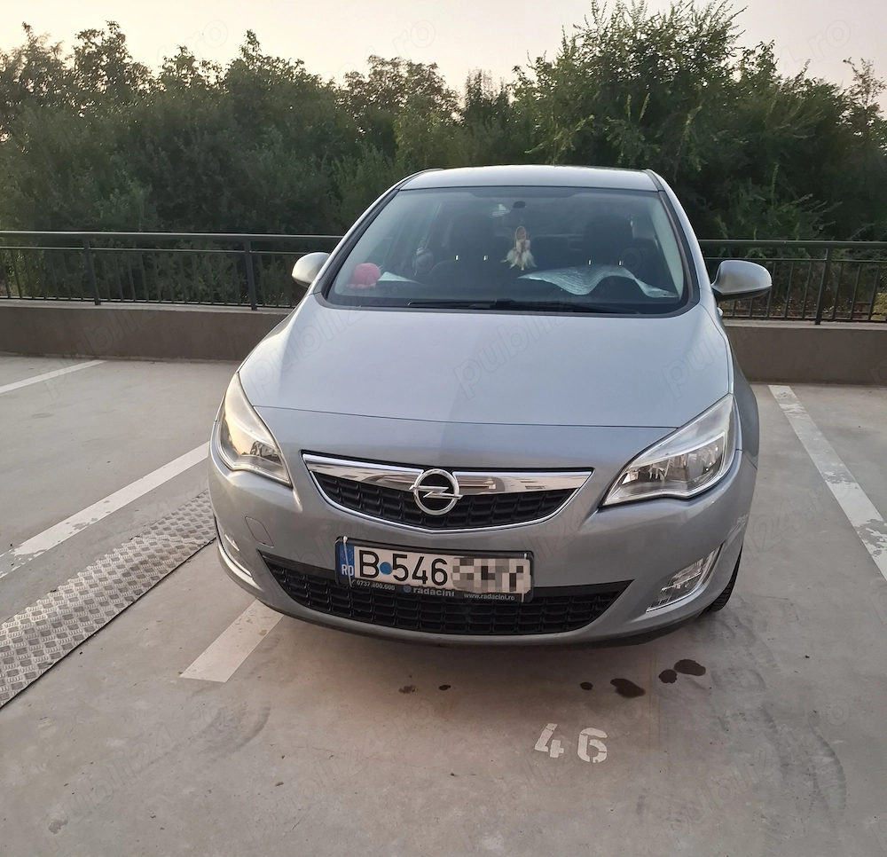 Opel Astra J 2012 benzina 