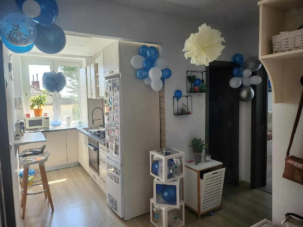 Vand apartament decomandat