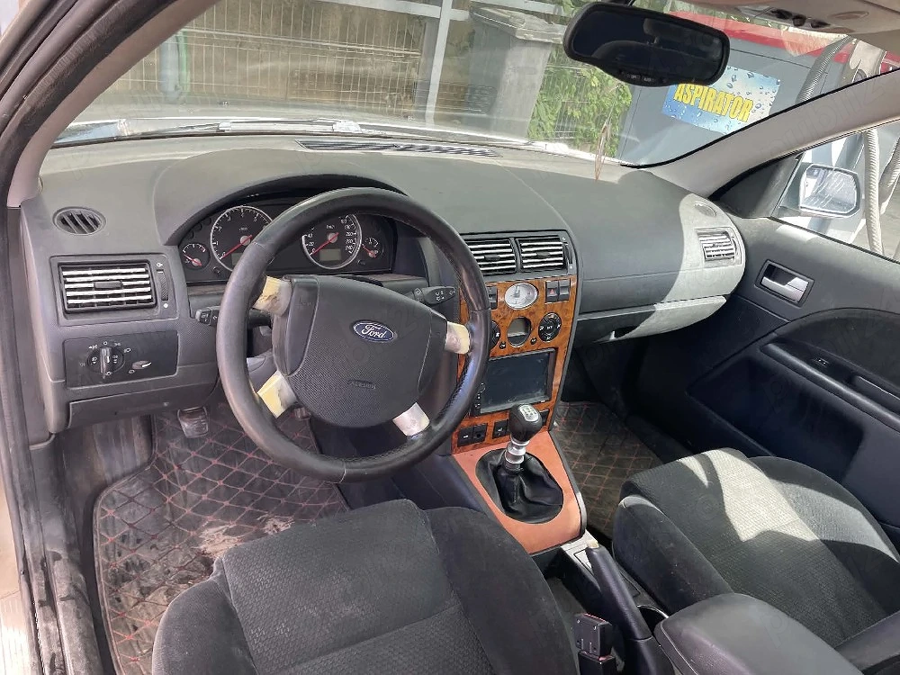 vând schimb Ford Mondeo