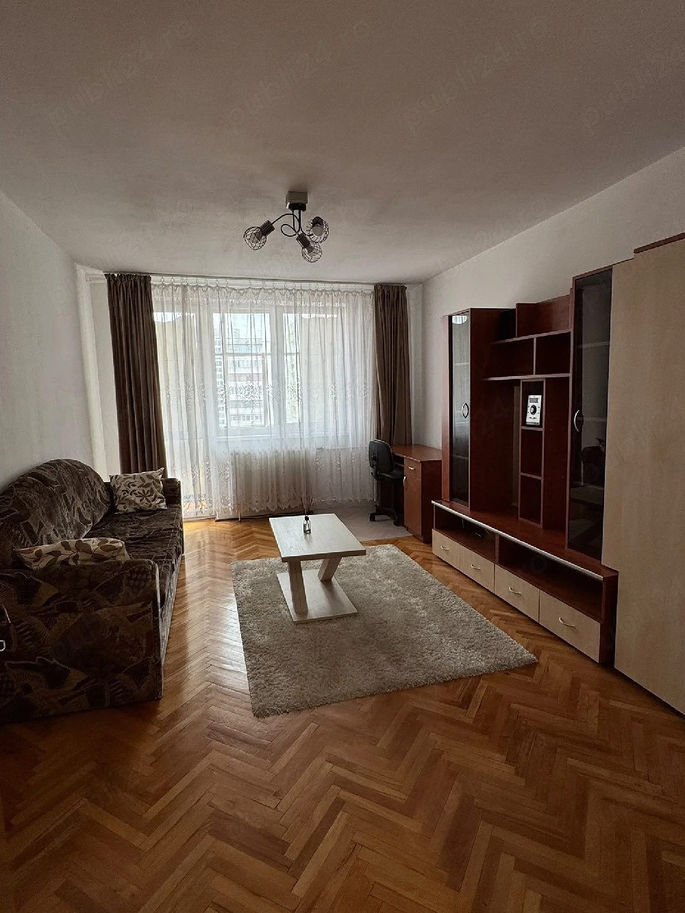 apartament Mihai Viteazu 2 camere , bucătărie, baie , balcon 
