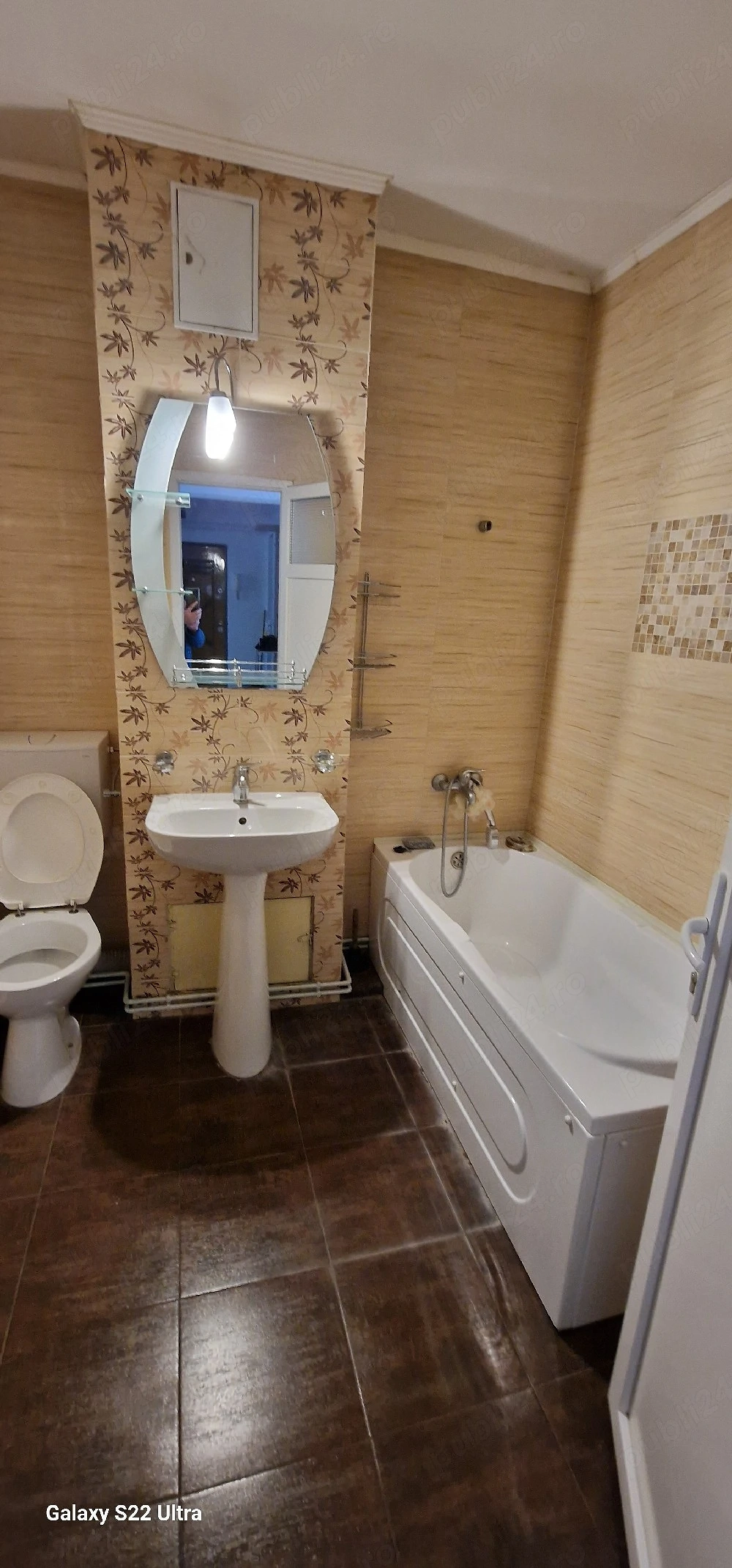 Apartament 4 camere de vânzare 