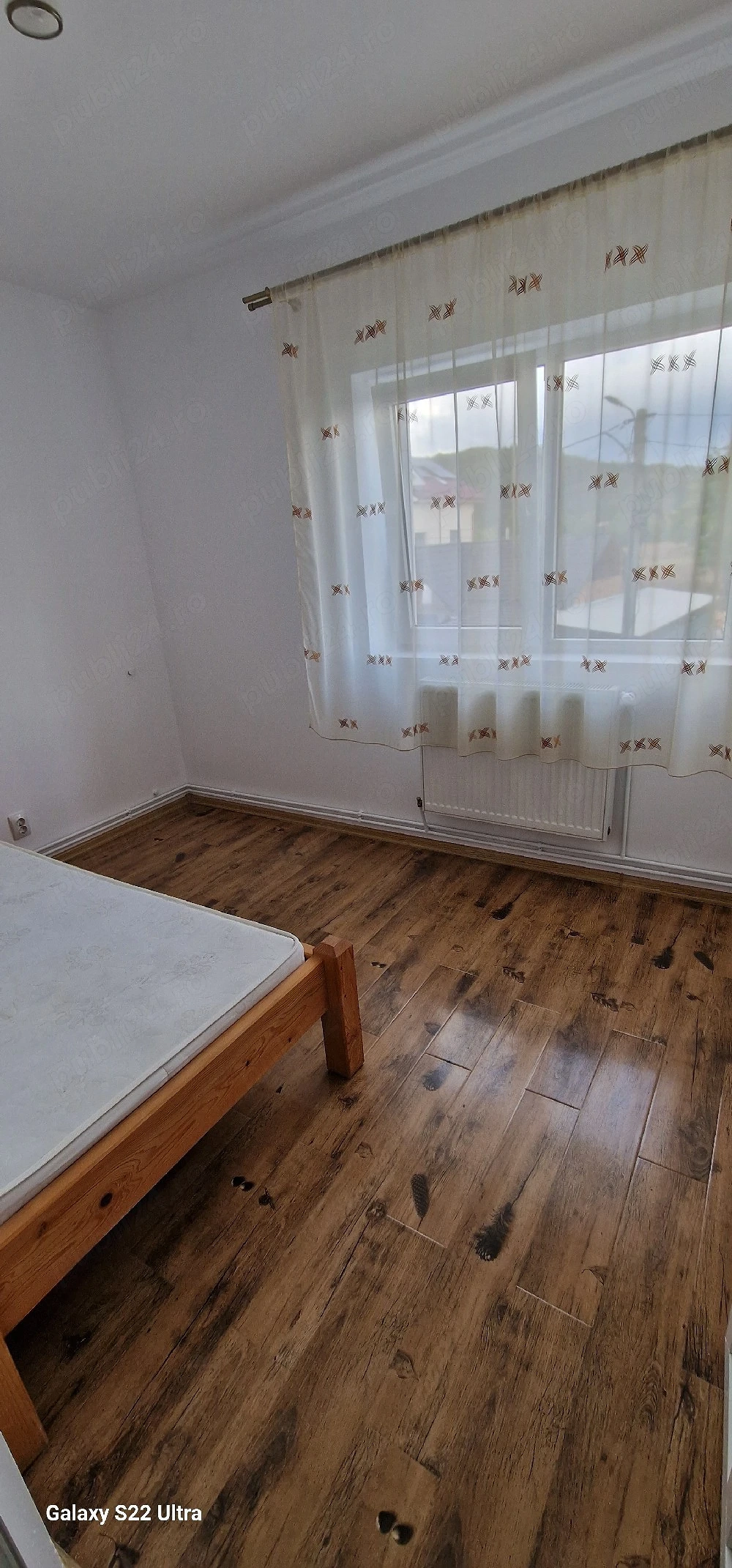 Apartament 4 camere decomandat de închiriat 