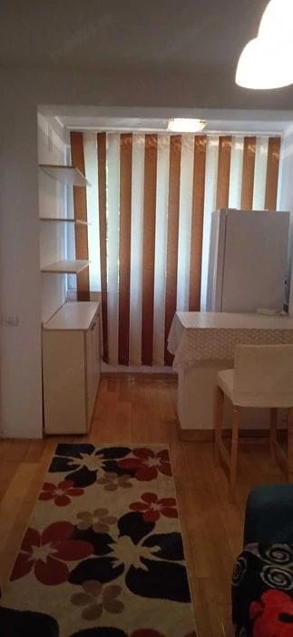 Garsoniera de închiriat 