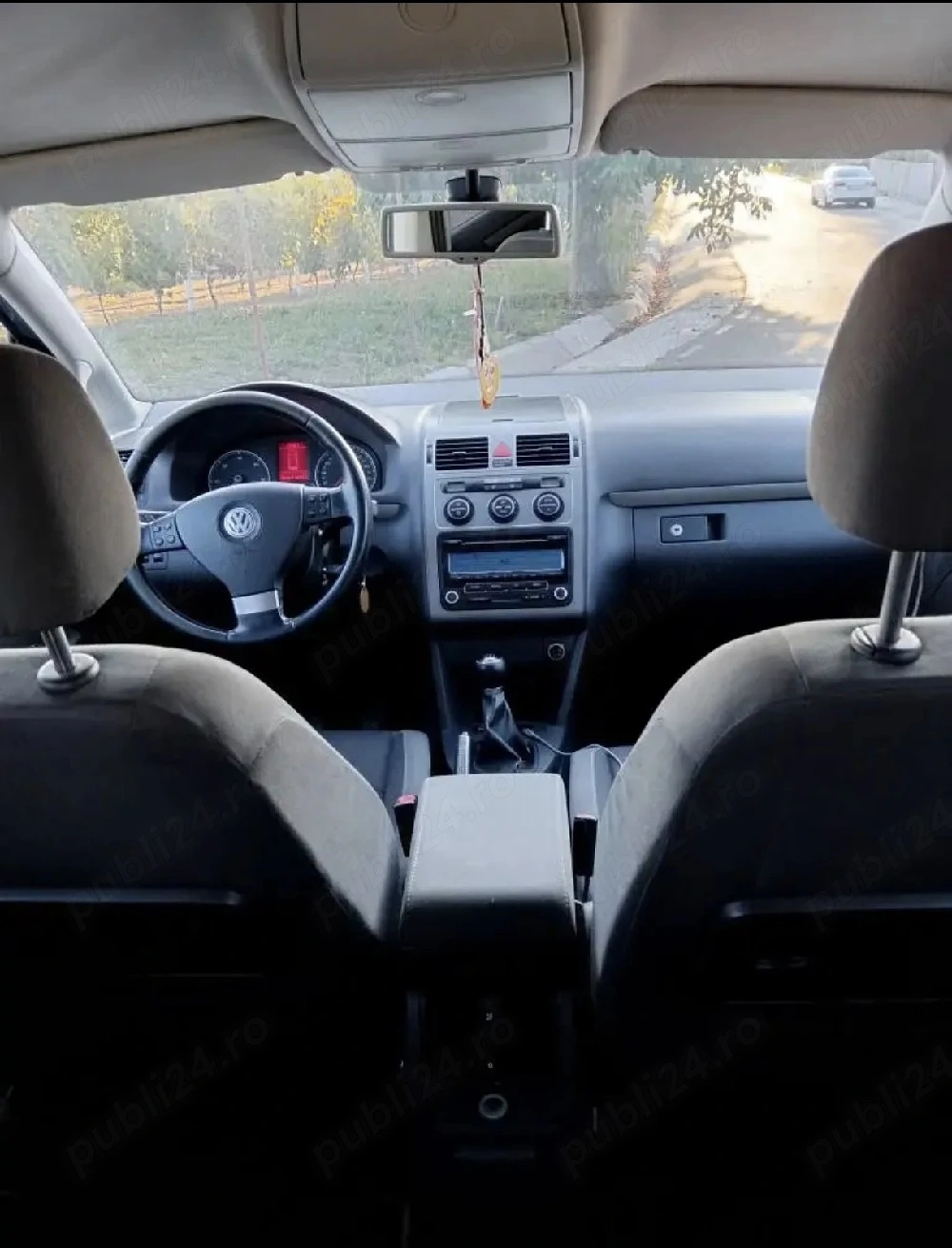 VOLKSWAGEN Touran