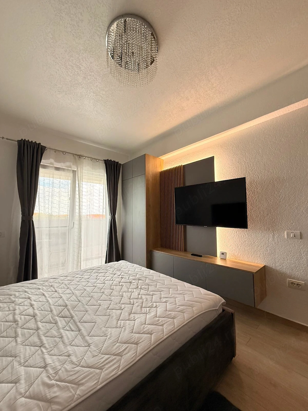 Inchiriez apartament cu 2 camere mobilat si utilat premium intr-un bloc nou, loc de parcare inclus