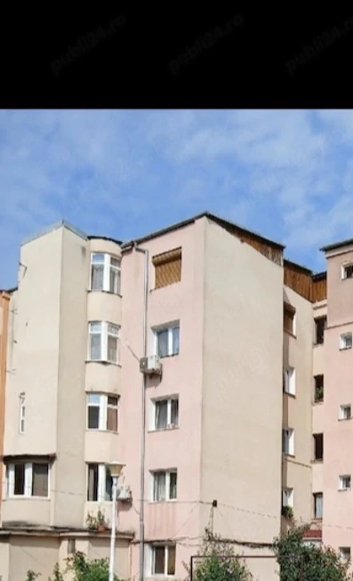 Vând apartament 3 camere zona Gojdu 