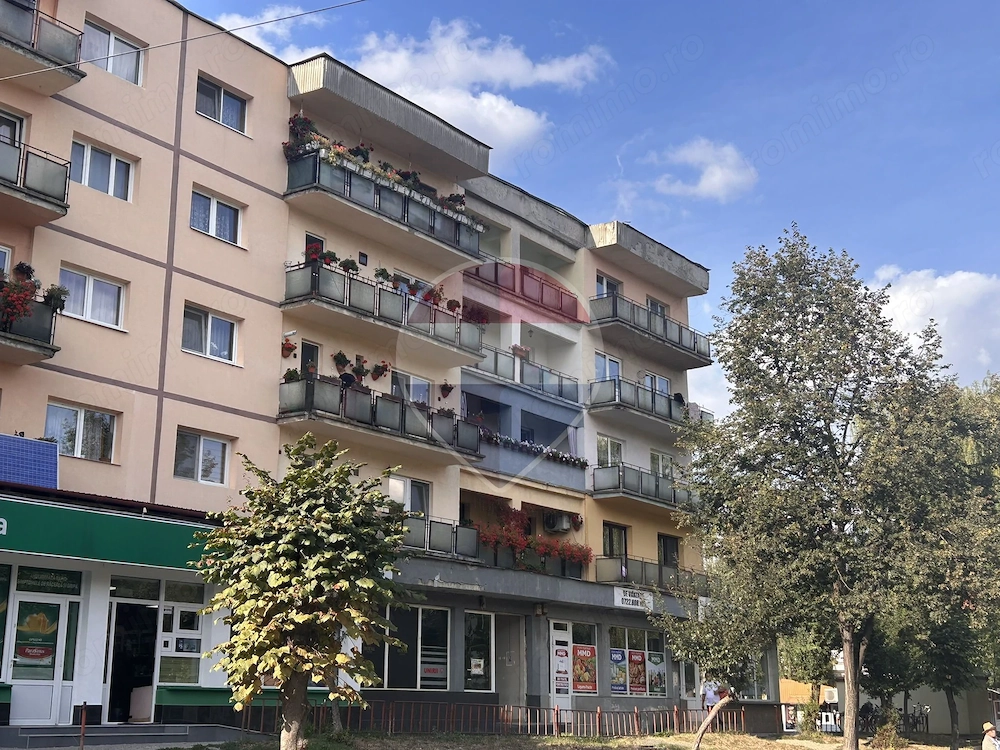 Apartament generos cu 3 camere de vânzare!