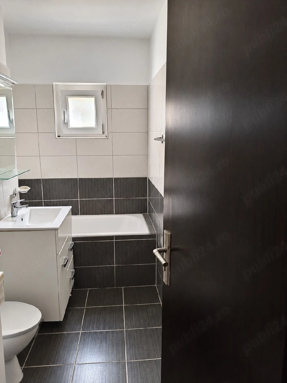 proprietar vand apartament 3 camere