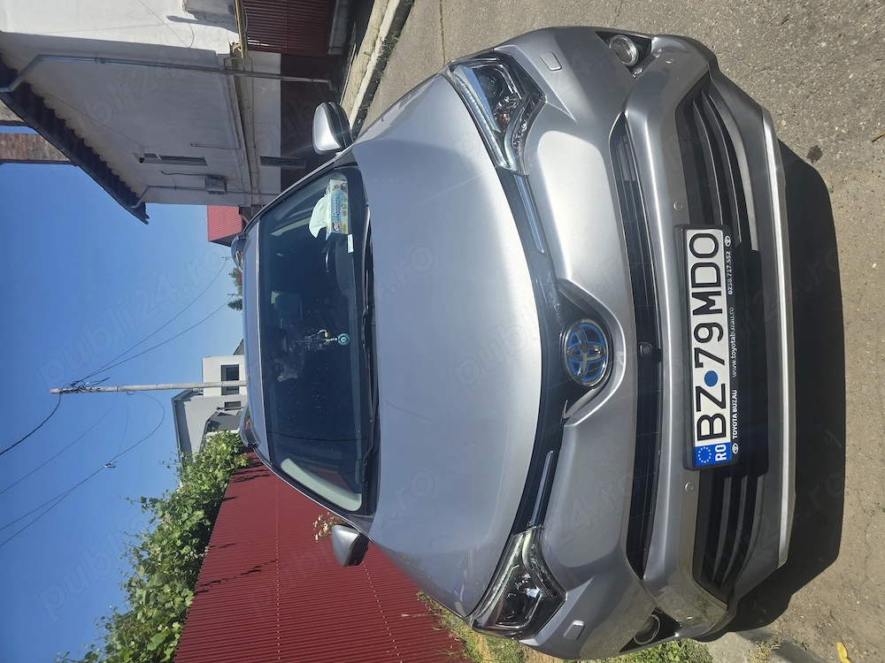 Vând  Schimb Toyota Rav 4 hibryd cu Duster 1.5 dci, automat plus diferență