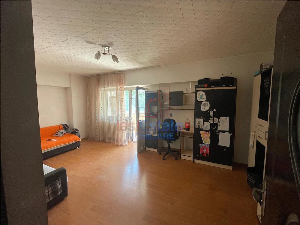Apartament 3 camere, etaj 1, zona linistita - Nicolina