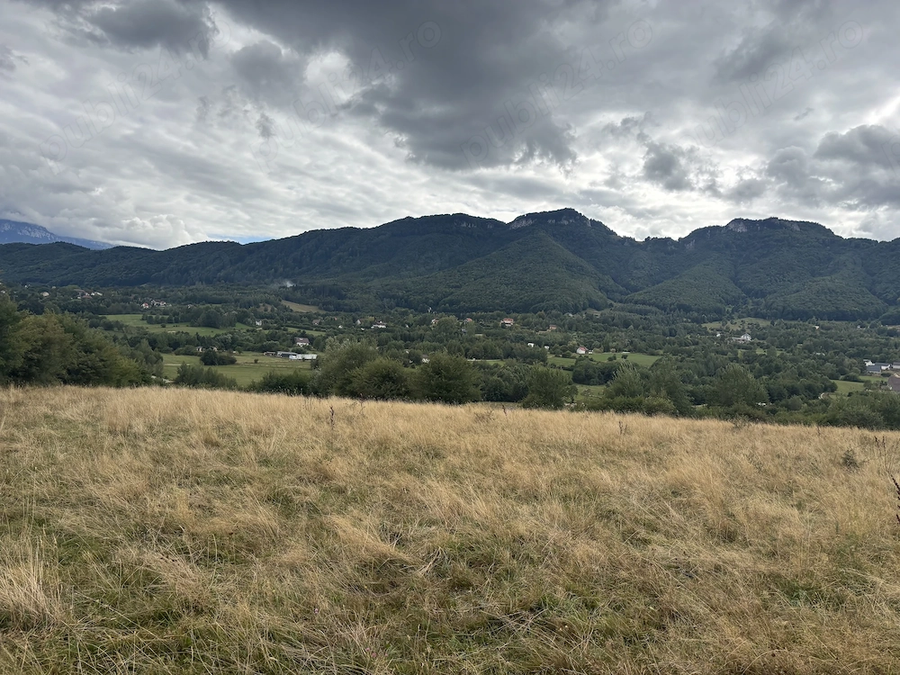 Teren de vânzare 2100 m2 zona Tohanita Zărnești 