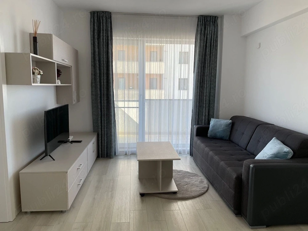 apartament 3 camere de inchiriat 