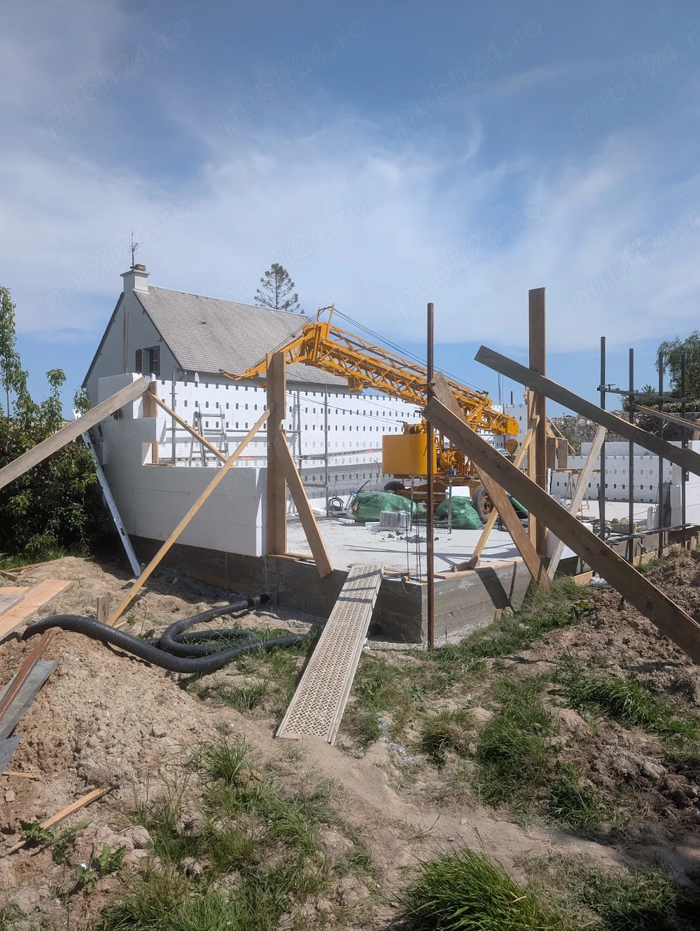 Construiește inteligent o casă care păstrează căldura, nu facturile mari!