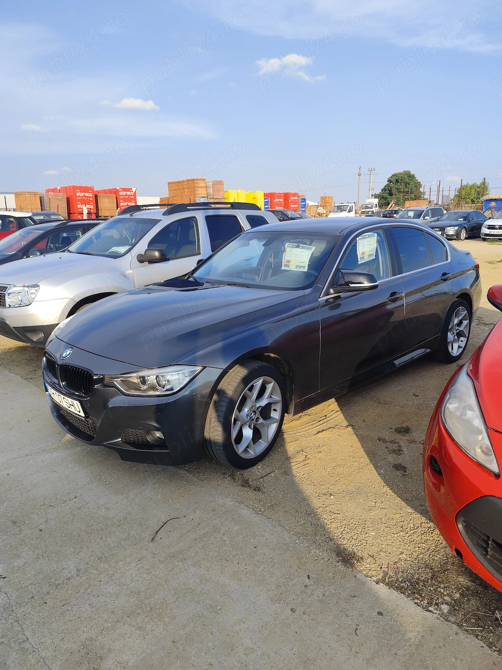 Vând BMW 2015
