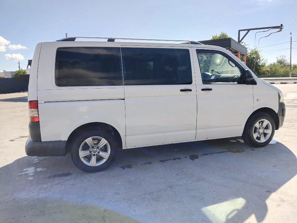 Vând Volkswagen t5 2.0l diesel  102 cp 8+1