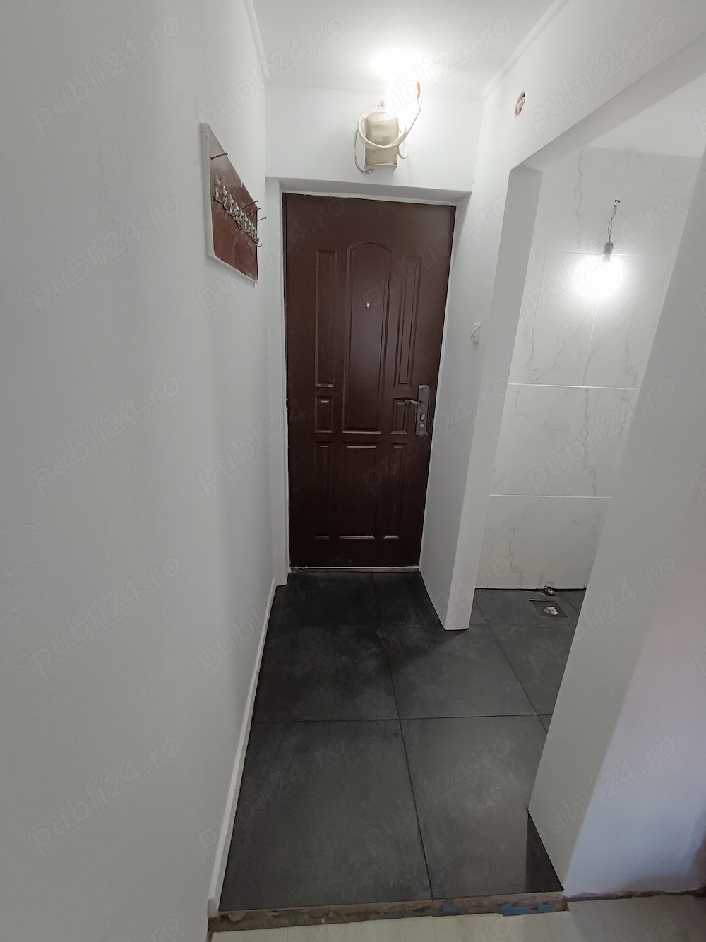 Garsoniera se vinde sau se închiriază 